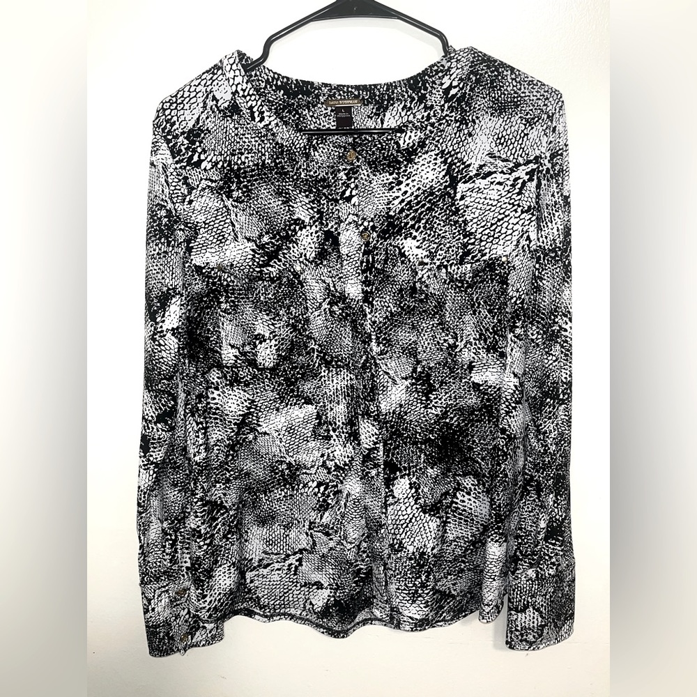 Dana Buchman snake print long sleeve blouse